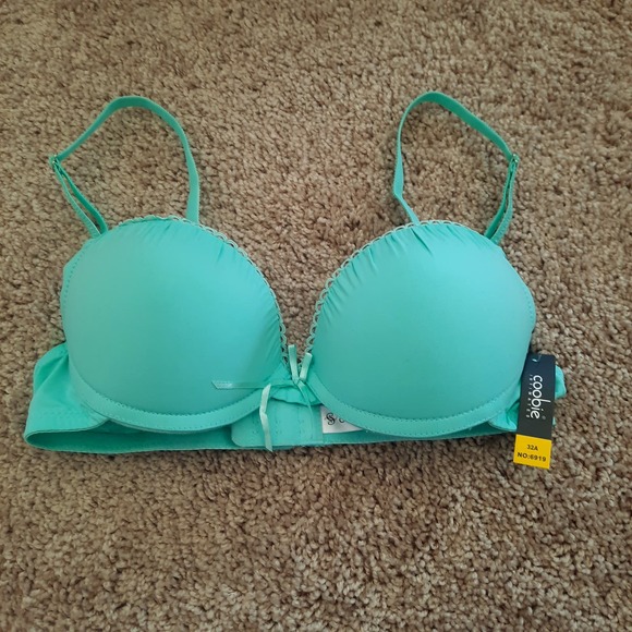 NWT Coobie 32 A Bra..  Padded Underwire, removable straps. - Picture 1 of 4